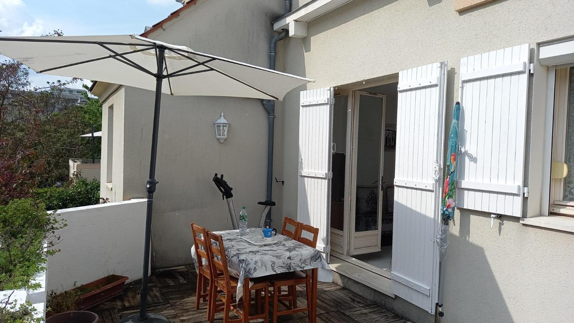 Location Chambre Double Dans Appartement - Cergy Ngoại thất bức ảnh